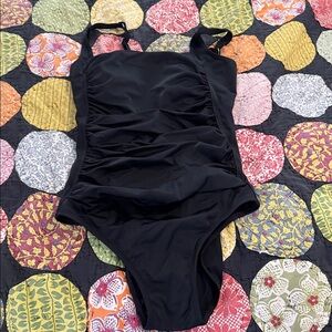 L.L.Bean- Women's 8R 1 Piece Bathing Suit Black